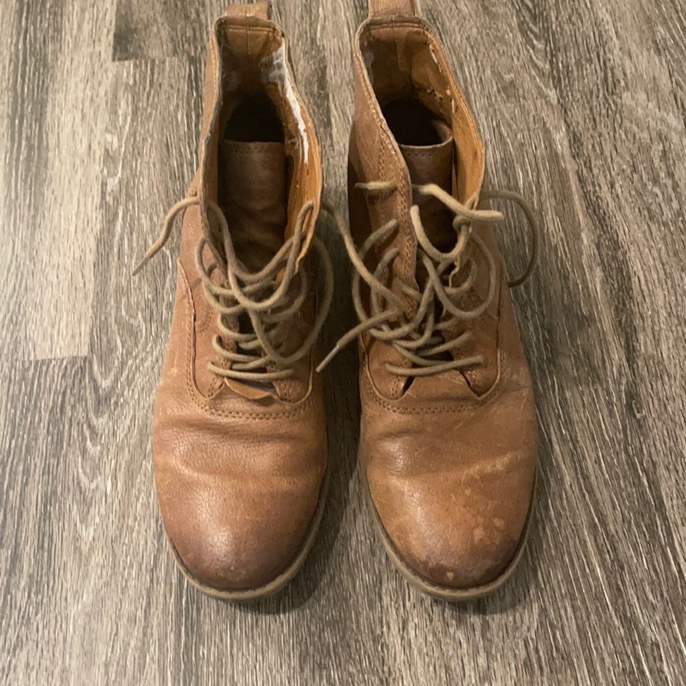 Luck brand, beige leather boots